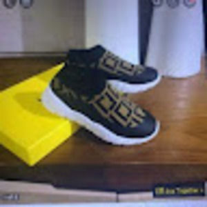 Meet your Posher, Eva